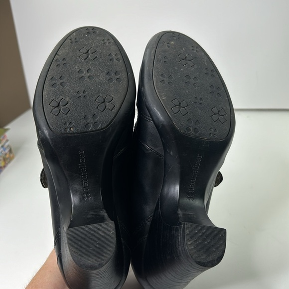 Naturalizer Black Leather ankle bootie shoe - Picture 7 of 11